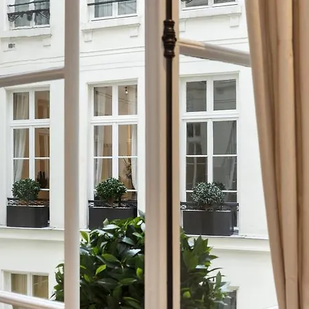 Place Vendome Apartment *