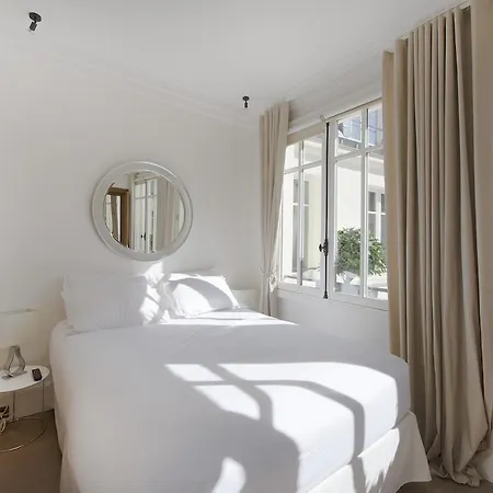 Apartment Place Vendome Paris